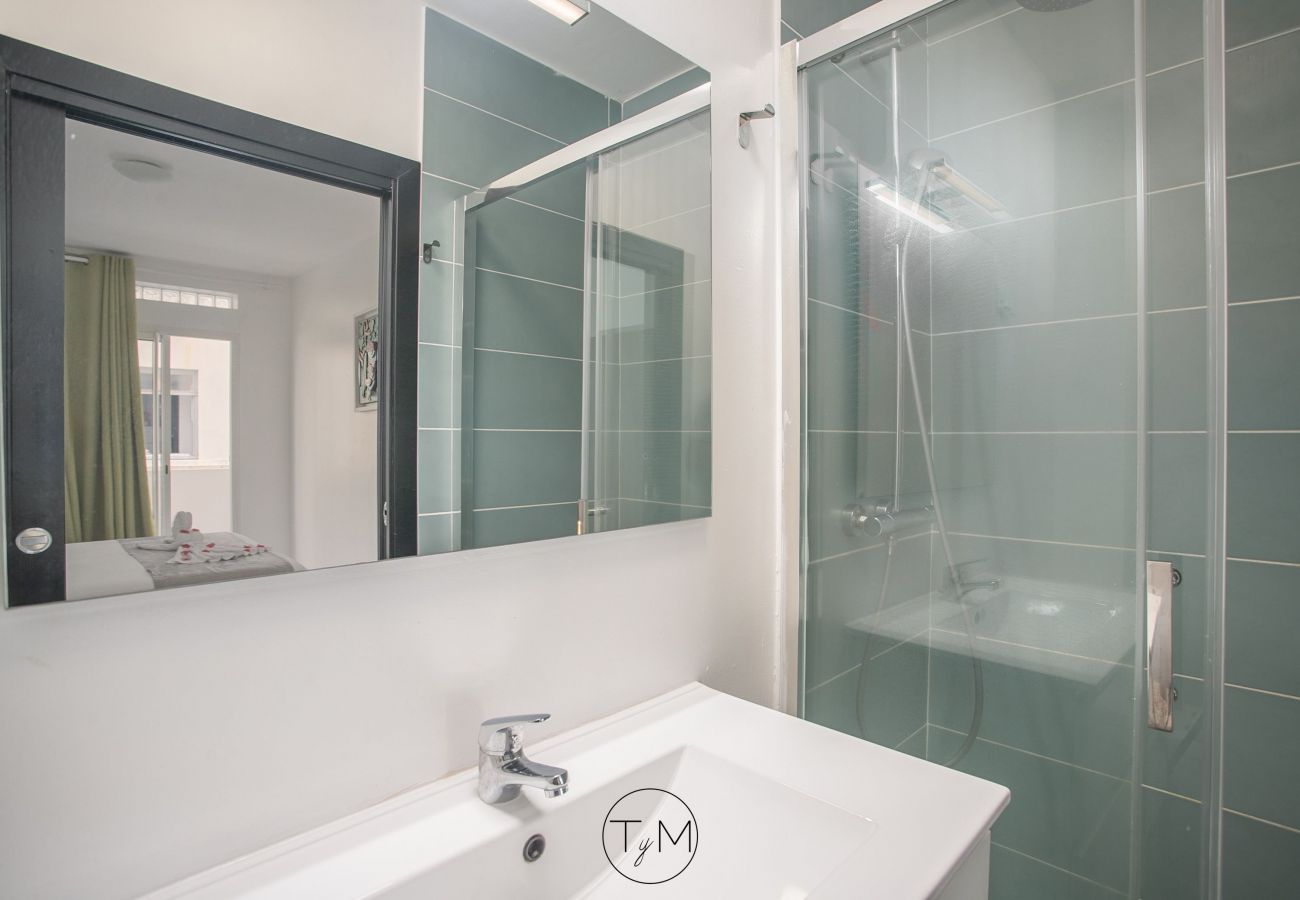 Appartement à Fort-de-France - AF-Carré d'AS - Le Trèfle - 2ème étage - 1 chambre Appartement à Fort-de-France - AF-Carré d'AS - Le Trèfle - 2ème étage - 1 chambre