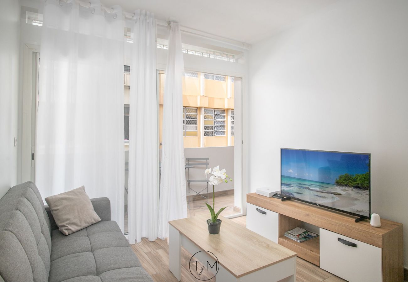 Appartement à Fort-de-France - AF-Carré d'AS - Le Trèfle - 2ème étage - 1 chambre Appartement à Fort-de-France - AF-Carré d'AS - Le Trèfle - 2ème étage - 1 chambre