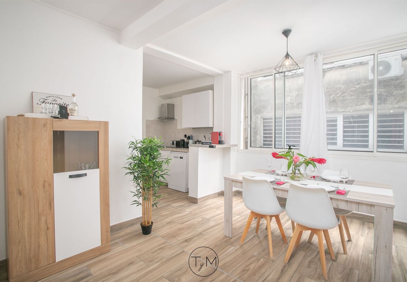 Appartement à Fort-de-France - AF-Carré d'AS - Le Trèfle - 2ème étage - 1 chambre Appartement à Fort-de-France - AF-Carré d'AS - Le Trèfle - 2ème étage - 1 chambre