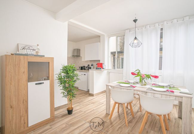 Appartement à Fort-de-France - AH-Carré d'AS - Le Carreau 3ème étage 1 chambre-Fo Appartement à Fort-de-France - AH-Carré d'AS - Le Carreau 3ème étage 1 chambre-Fo