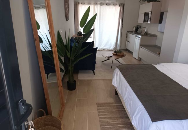 Studio à Fort-de-France - AB-Blénac Suites B - Résidence Appart-Hôtel- B (T1 Studio à Fort-de-France - AB-Blénac Suites B - Résidence Appart-Hôtel- B (T1