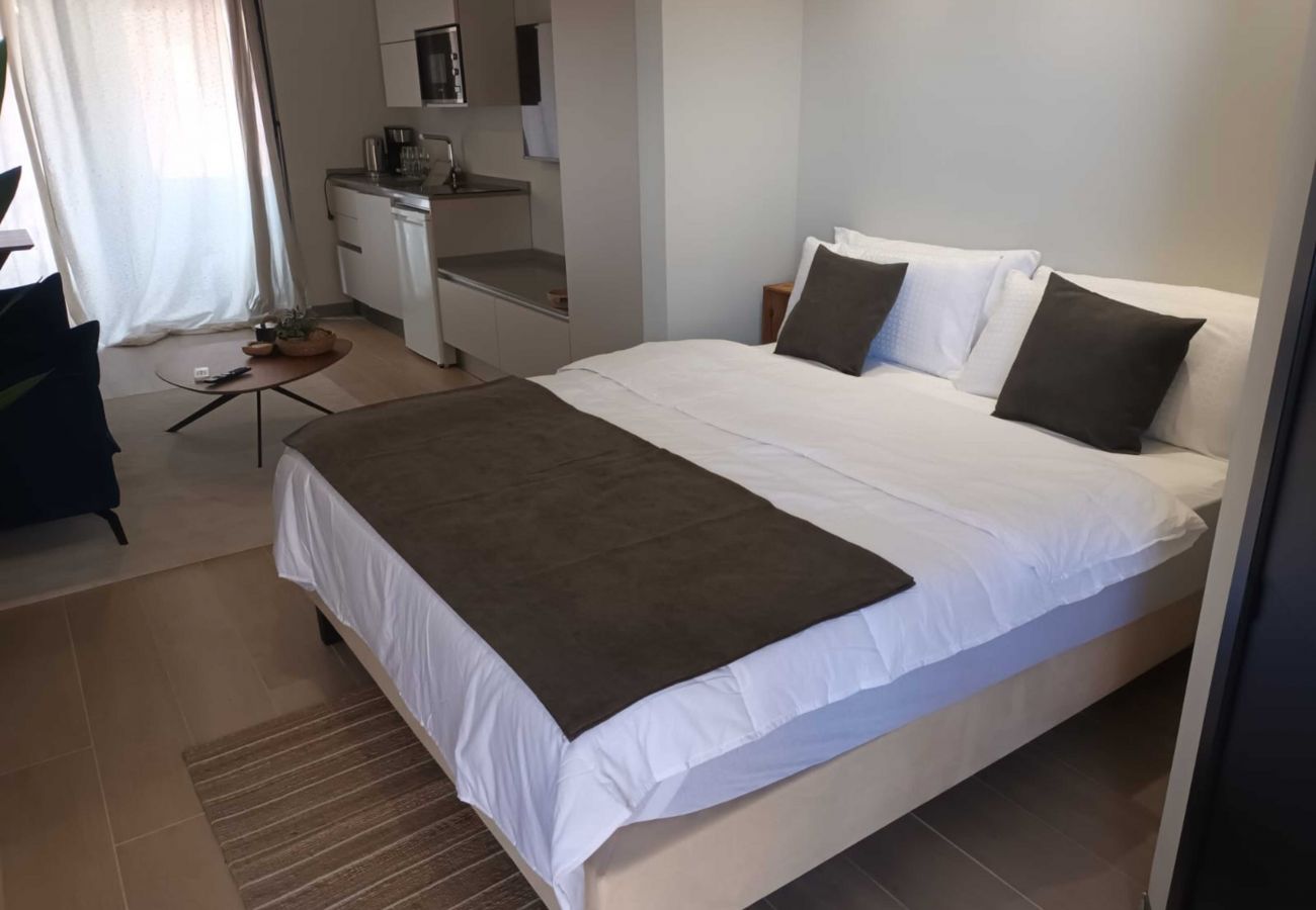 Studio à Fort-de-France - AB-Blénac Suites B - Résidence Appart-Hôtel- B (T1 Studio à Fort-de-France - AB-Blénac Suites B - Résidence Appart-Hôtel- B (T1