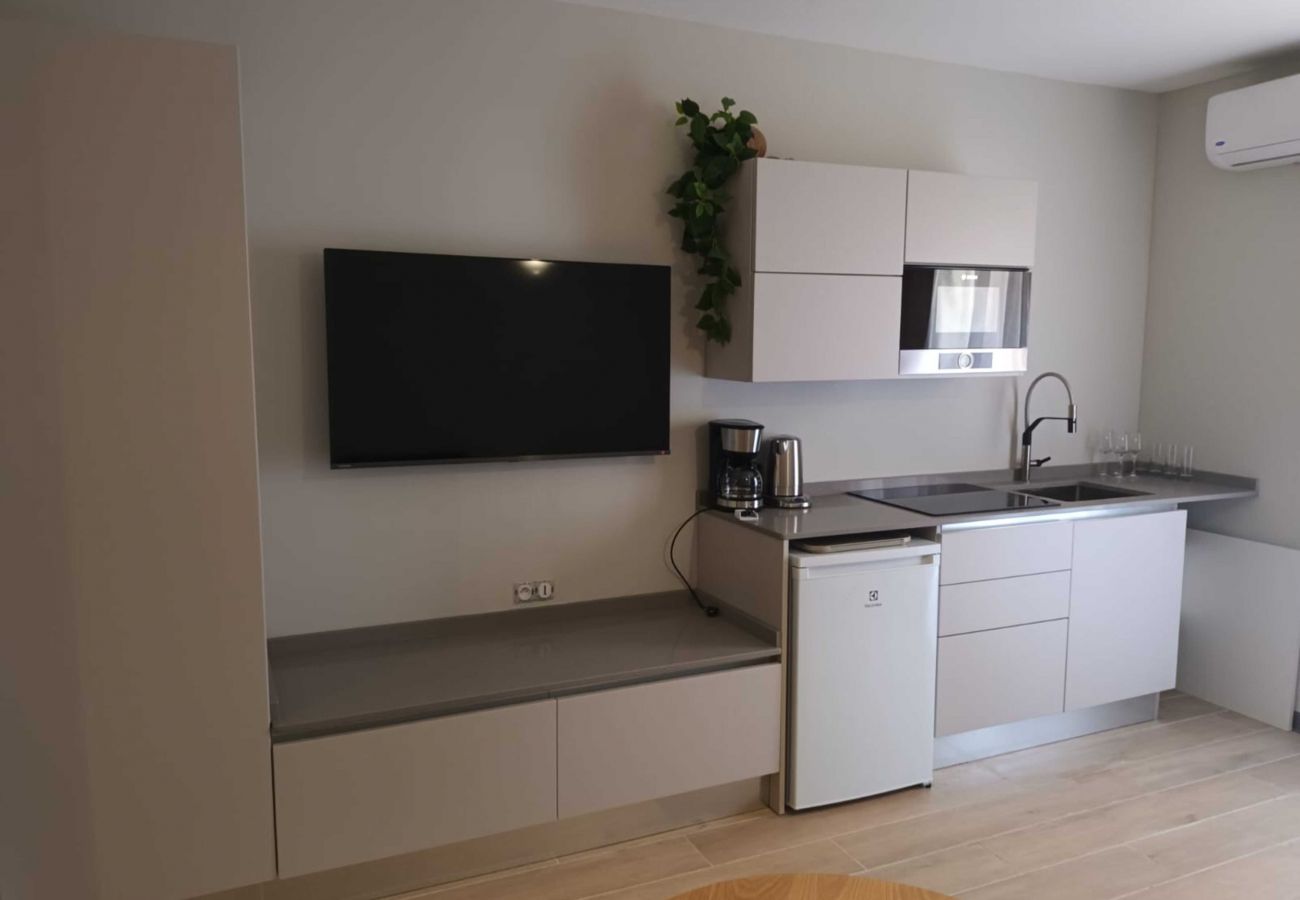 Studio à Fort-de-France - AB-Blénac Suites B - Résidence Appart-Hôtel- B (T1 Studio à Fort-de-France - AB-Blénac Suites B - Résidence Appart-Hôtel- B (T1